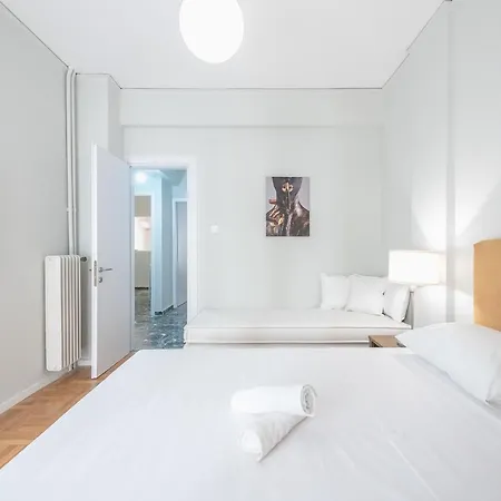 Victoria Divas Paradise Apartment